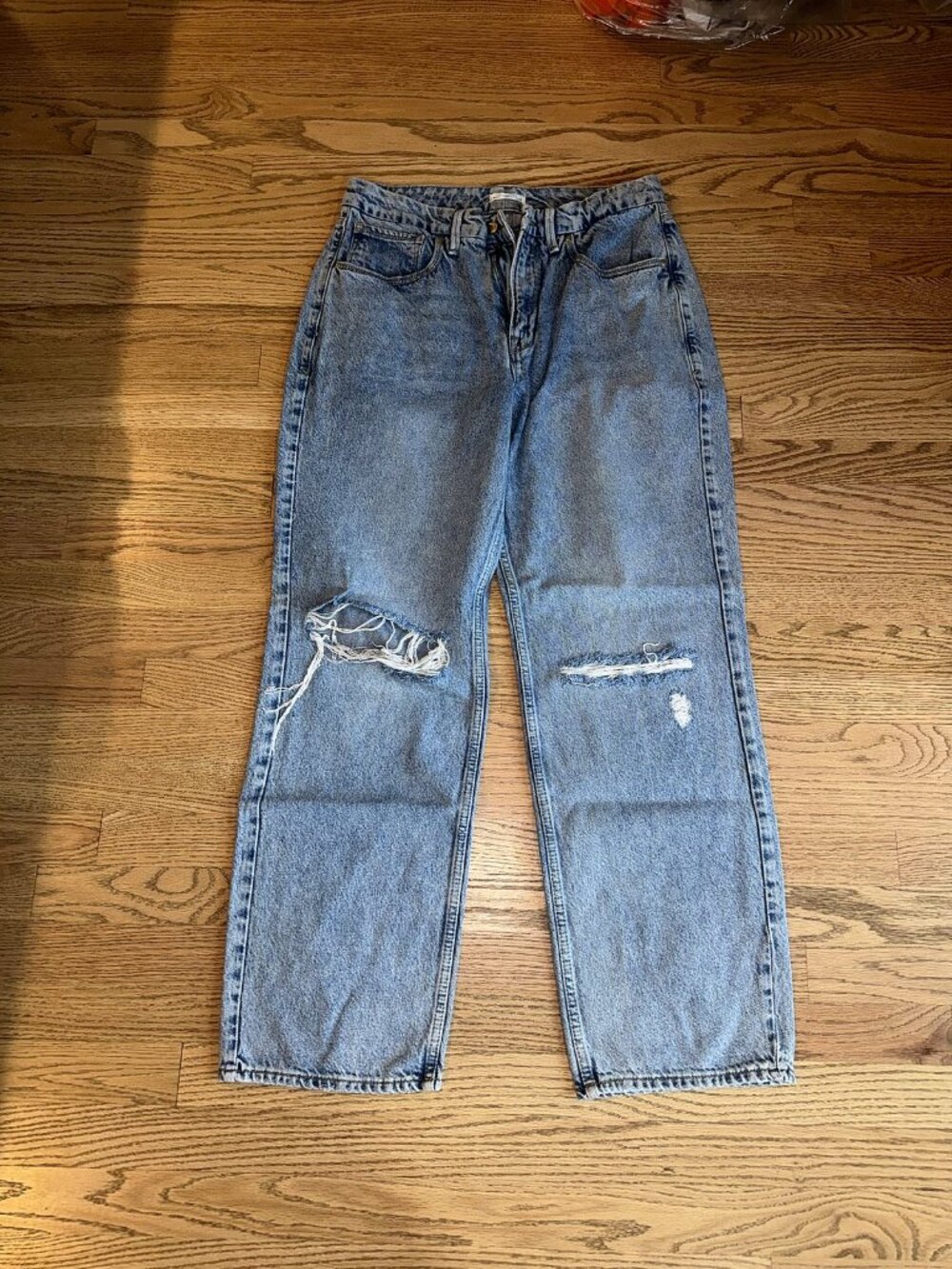 Good American Good 90's Jeans Light Wash Ripped Knee Size 12/31